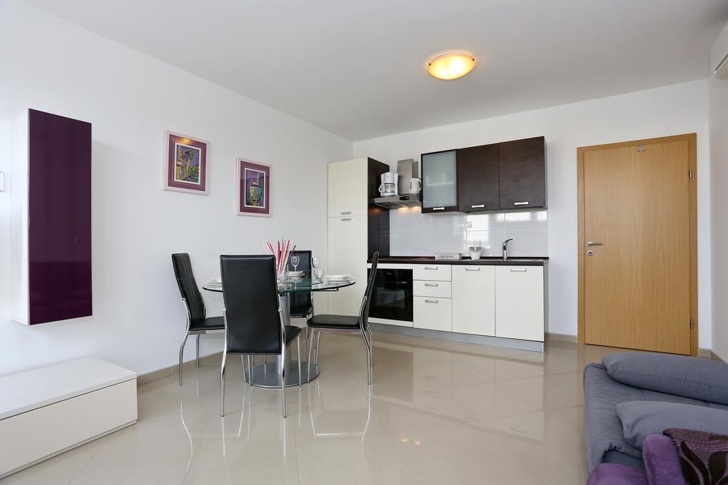 Luxury Town Center Apartments ซาดาร์ ห้อง รูปภาพ